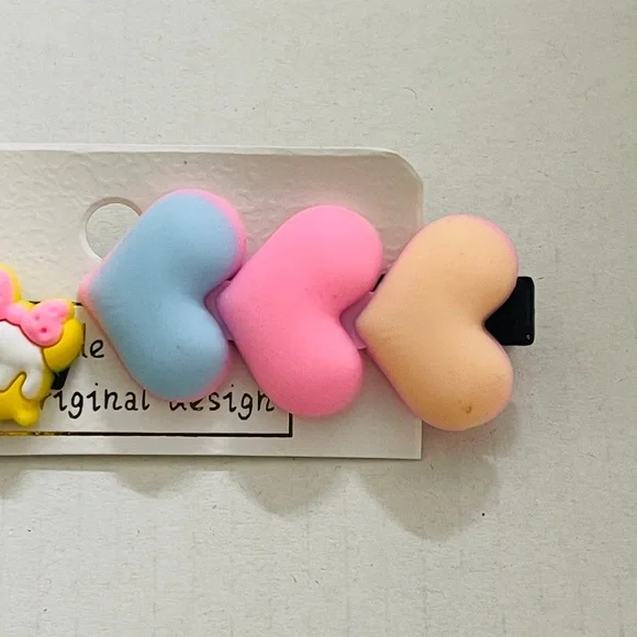 Pair of hair clips - Picture 2 of 4